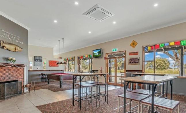 Falcon Hotel Motel Kanyapella Zewnętrze zdjęcie